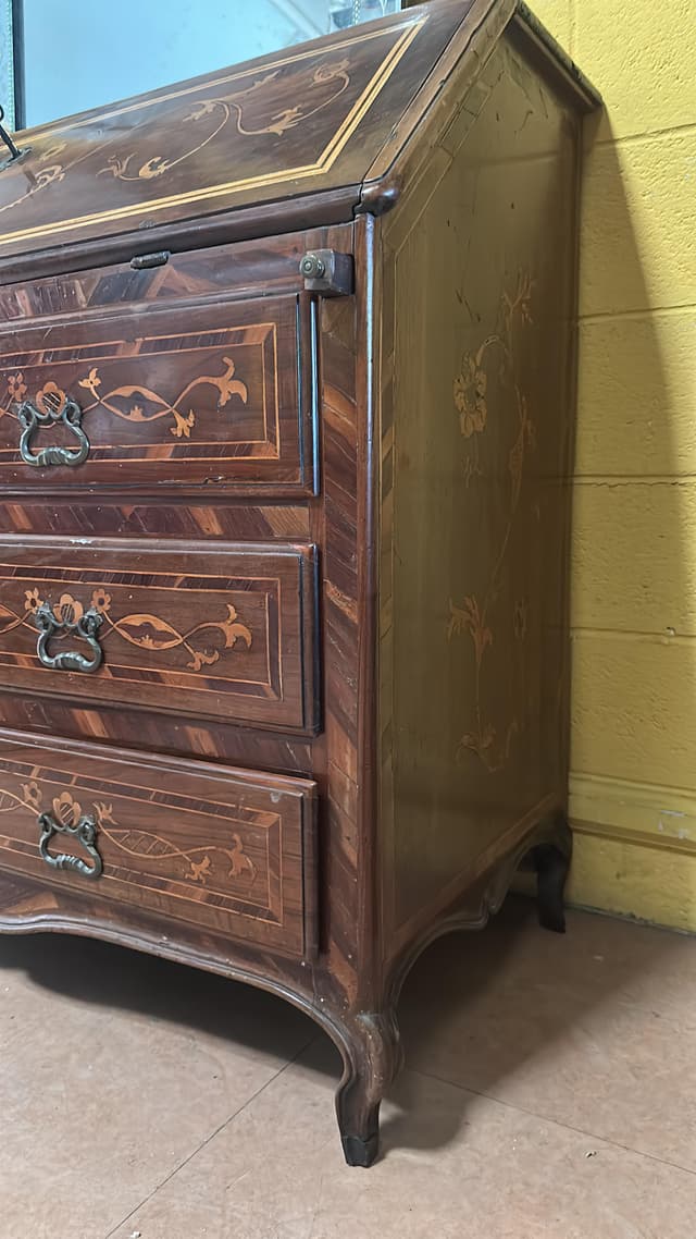 18th-century Genoese ribstand