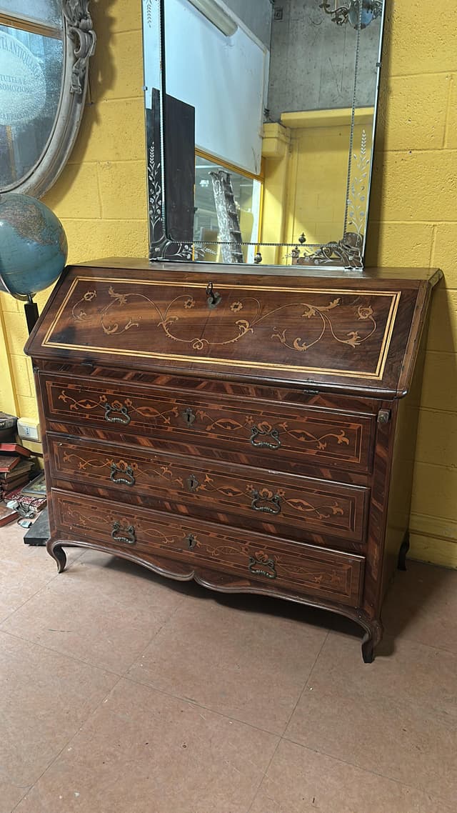 18th-century Genoese ribstand