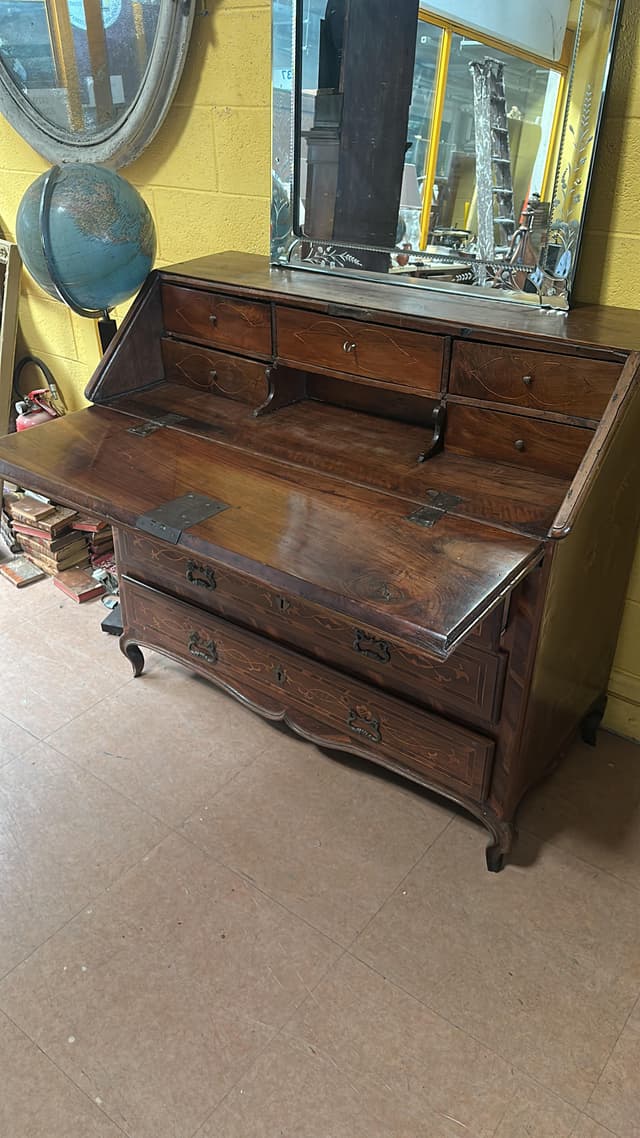 18th-century Genoese ribstand